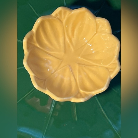 Vintage MCM Rare Portuguese Majolica Frog Platter and Lotus Flower Ceramic Bowl - Picture 4 of 16